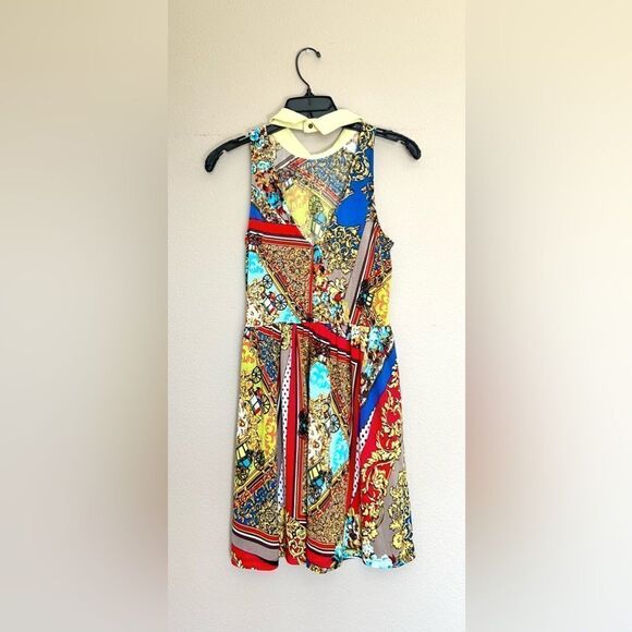 Audrey 3+1 Colorful Pattern V Back Dress - Picture 6 of 8